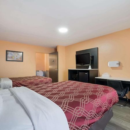 Econo Lodge Ripley Bagian luar foto