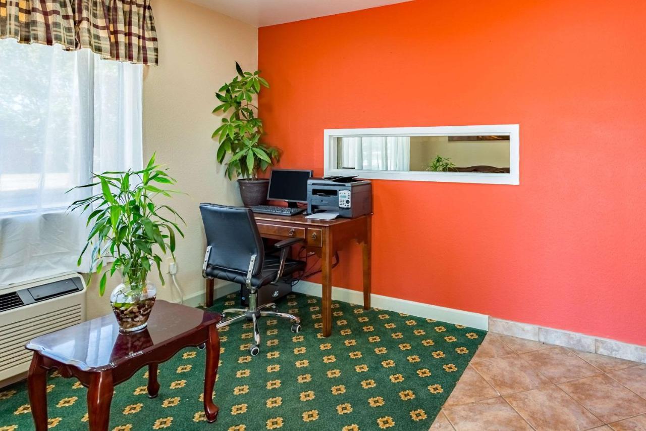 Econo Lodge Ripley Bagian luar foto