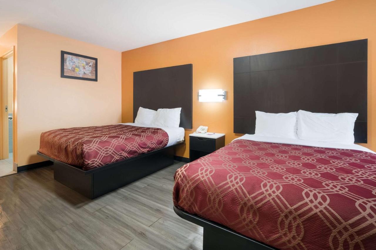 Econo Lodge Ripley Bagian luar foto