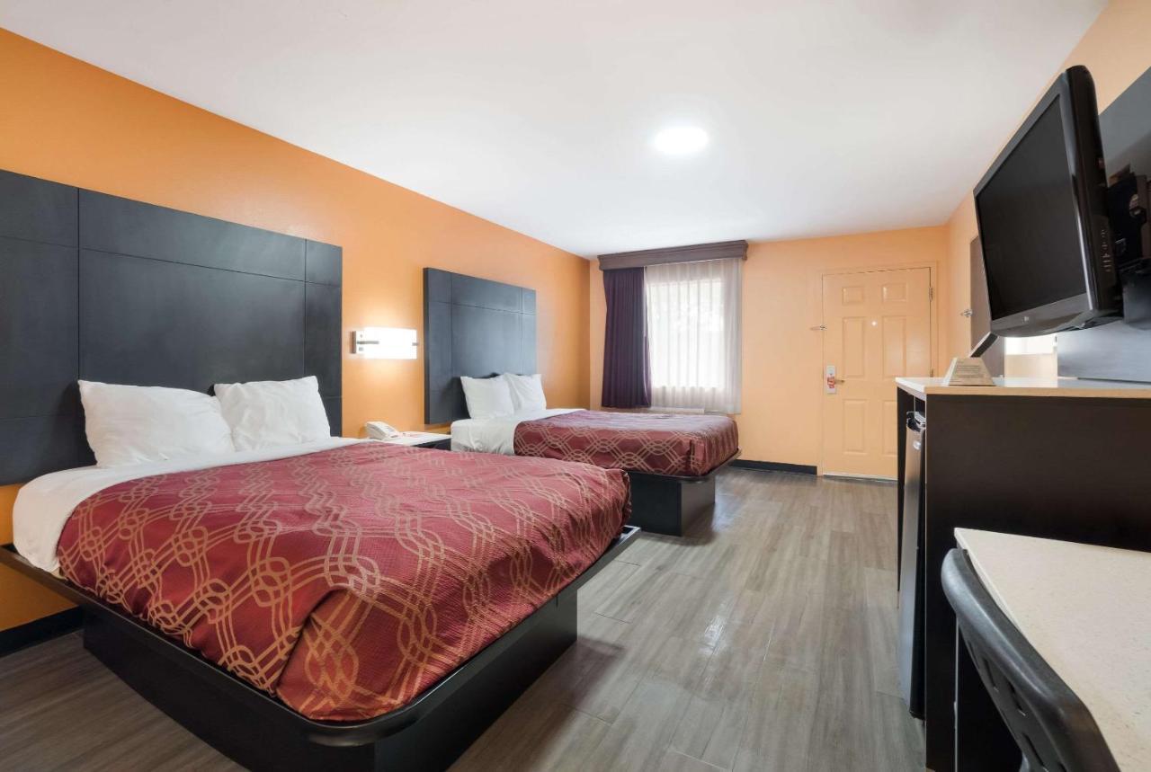 Econo Lodge Ripley Bagian luar foto