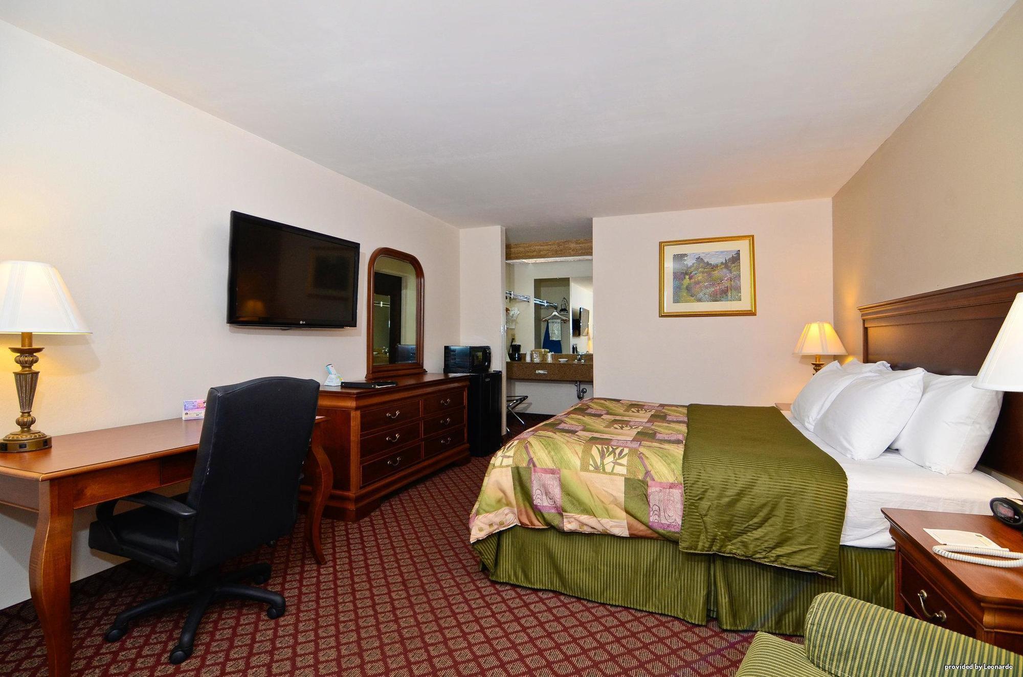 Econo Lodge Ripley Bagian luar foto