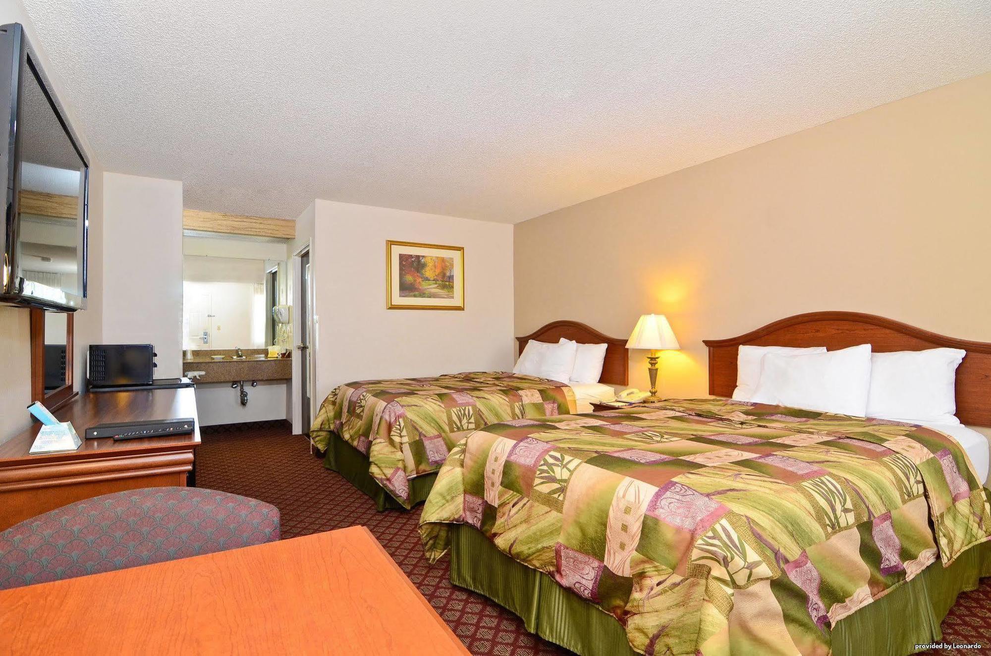 Econo Lodge Ripley Bagian luar foto