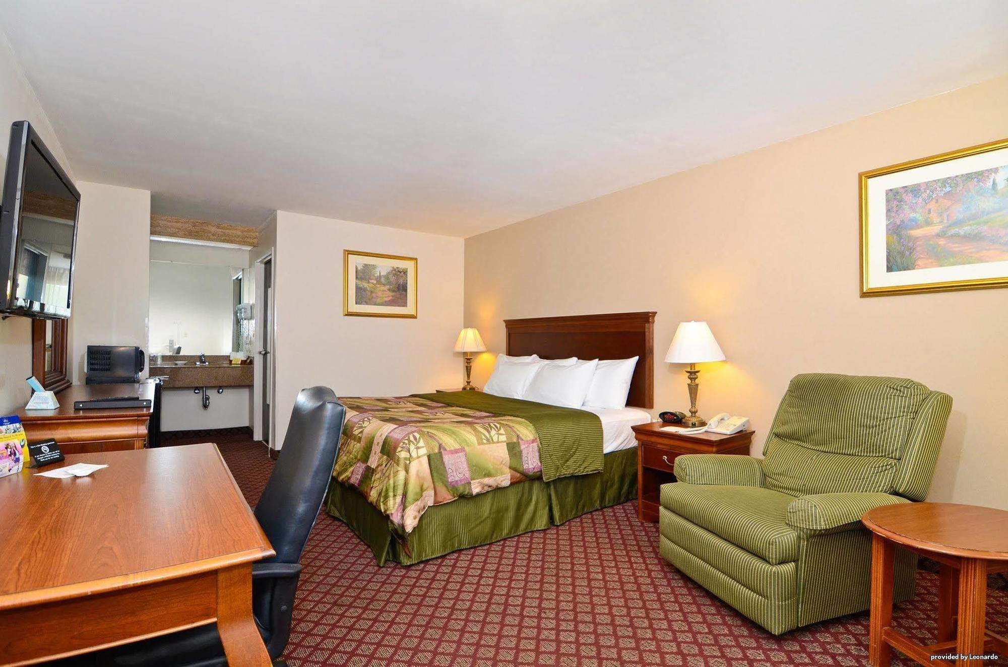 Econo Lodge Ripley Bagian luar foto